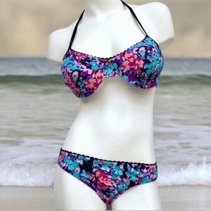 🆕 Floral Print “Ditsy” Bikini! Top L. Bottom M.